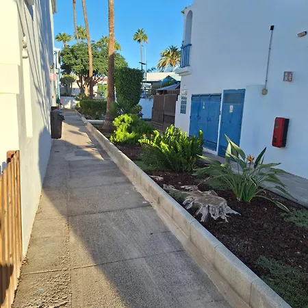 Holiday home Poolfront