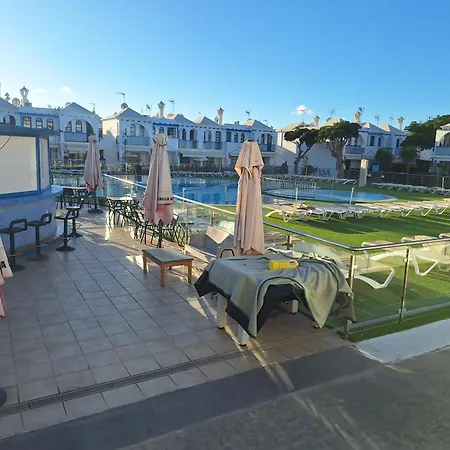 Holiday home Poolfront *