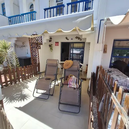 Holiday home Poolfront